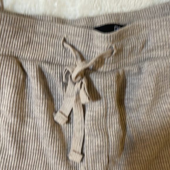 BBJ Joggers - Picture 4 of 6